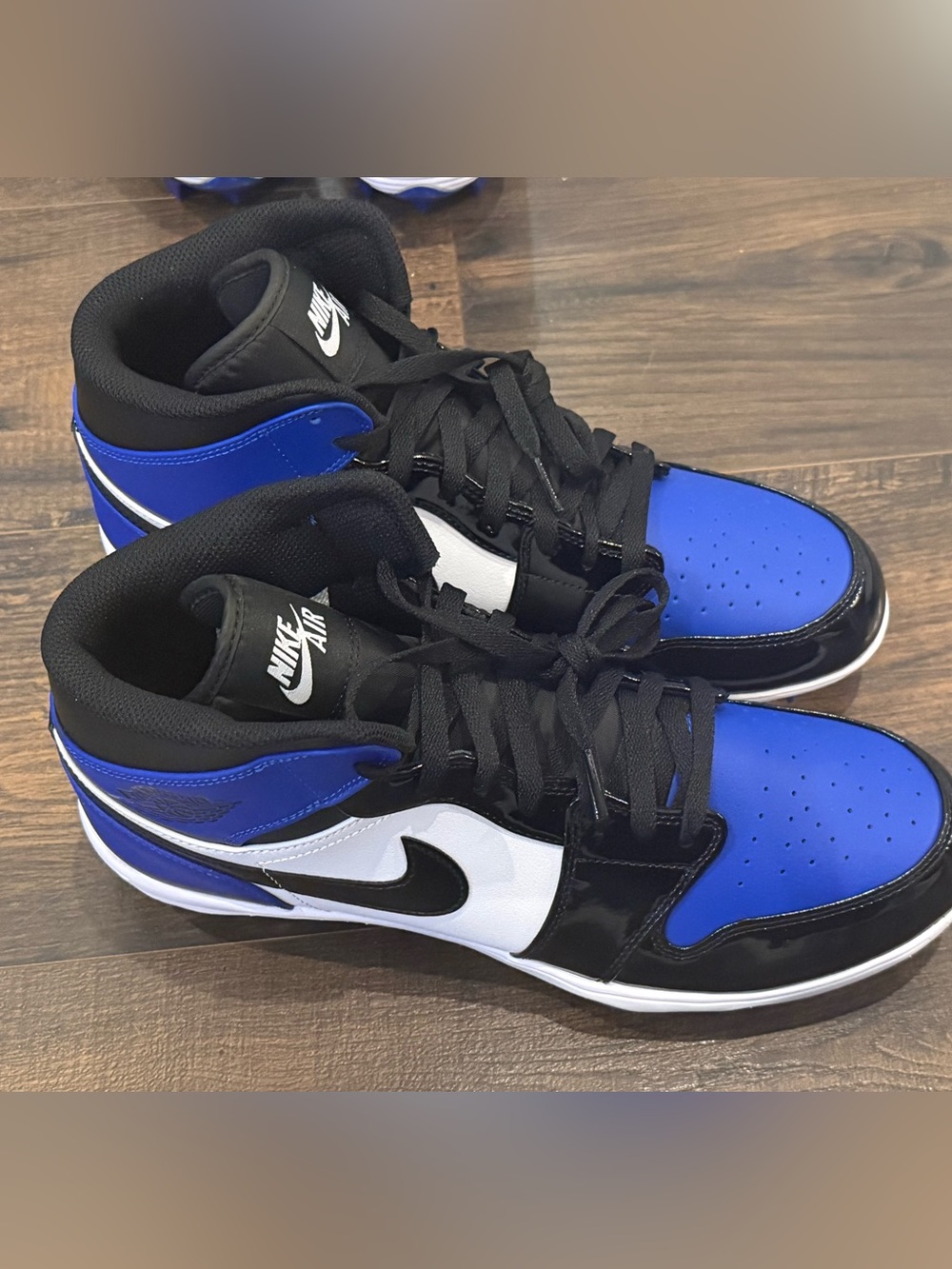 New Men’s Size 11 Nike Mid/High-Top Sneakers in Blue, Black & White Cleats